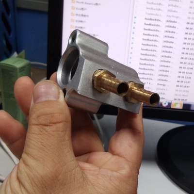 Màn viêm mới của mảng nhôm Atf Adapter Gearbox Oil Refilling Connector cho A6L
