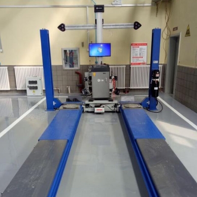 Thiết bị điều chỉnh bánh xe di động với màn hình kép và ADAS tùy chọn