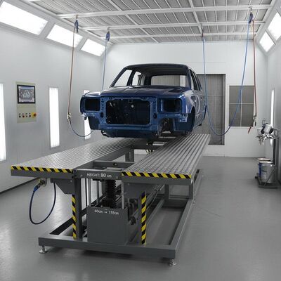 Buồng sơn ô tô với chiều cao băng ghế điều chỉnh từ 40cm đến 118cm, chân đế kết cấu thép 300mm và các bộ phận điều khiển Schneider